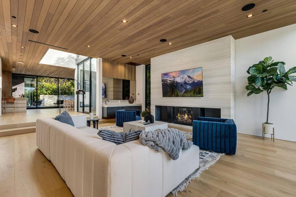 Modern, Resort-Style Home In West Hollywood Los Ángeles Exterior foto