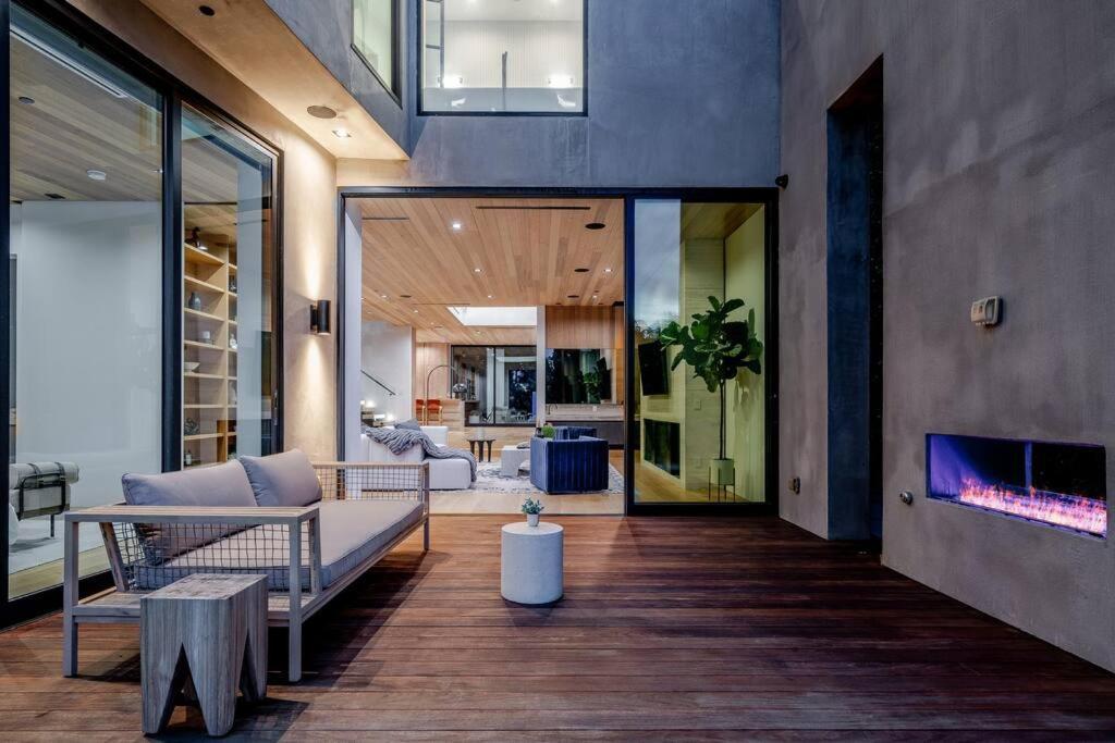 Modern, Resort-Style Home In West Hollywood Los Ángeles Exterior foto